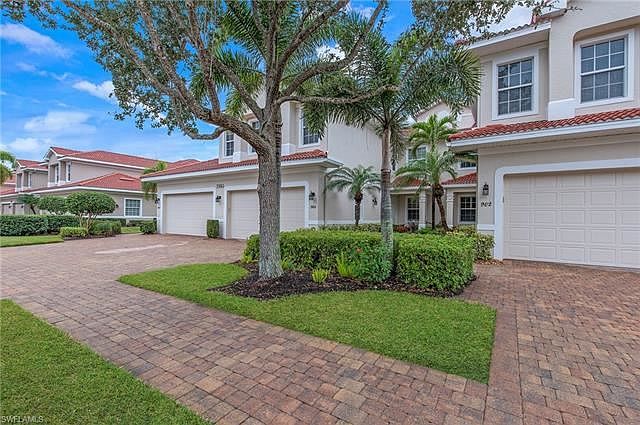 1st image of 7845 Hawthorne Dr Unit 901