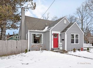 169 McHenry Ave, Crystal Lake, IL 60014