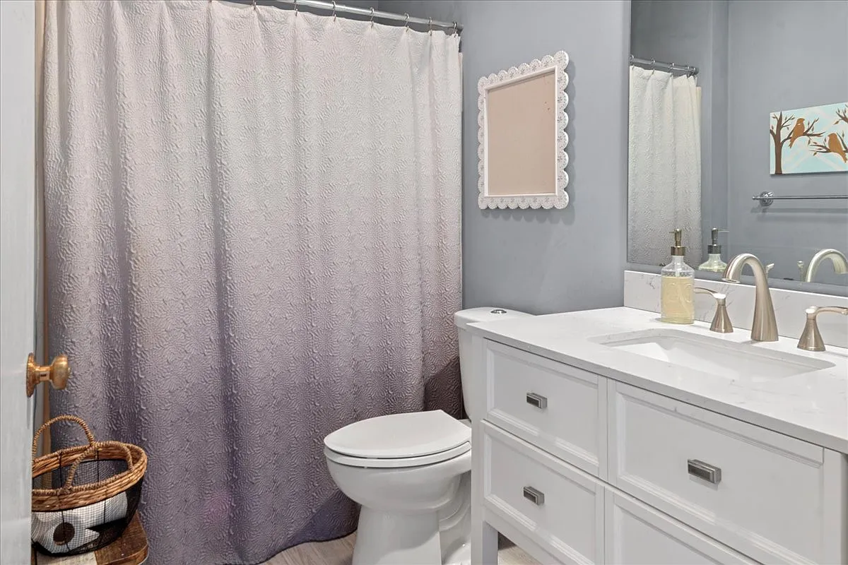 3 bed, 1341 sqft, $2,400 — Photo 4