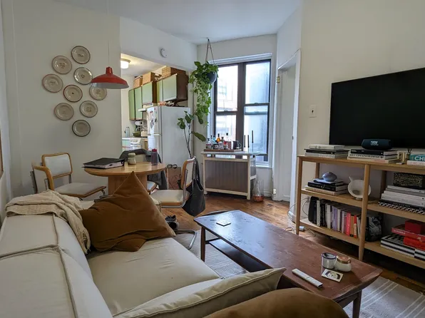 177 Thompson Street image 1 of 16