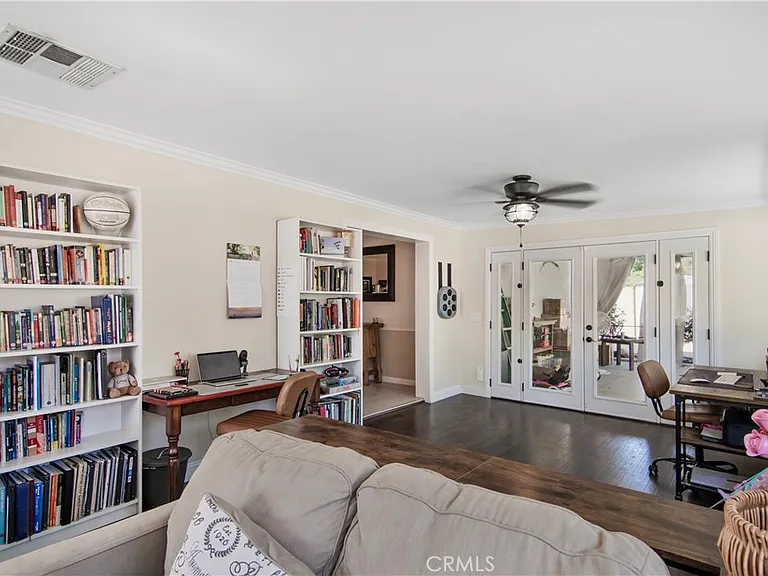 742 Sherwood St — Photo 25