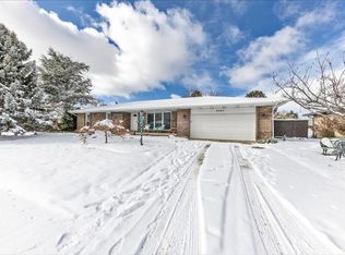 9902 S Tameron Dr, Sandy, UT 84092