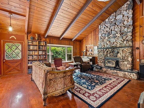 5th image of 10677 Lazy Valley Rd