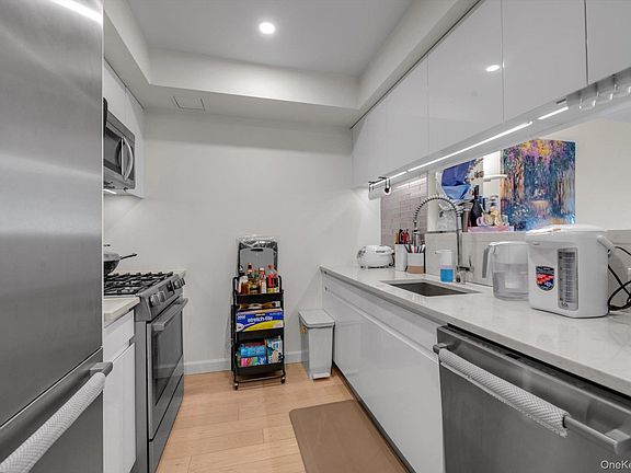 5th image of 138-35 39th Avenue #5L
