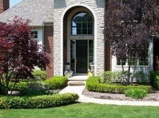 4760 Crestone Way, Rochester, MI 48306