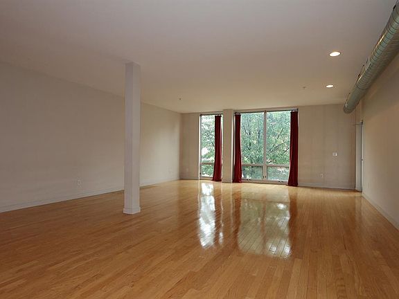 3rd image of 111 Harries St APT 206