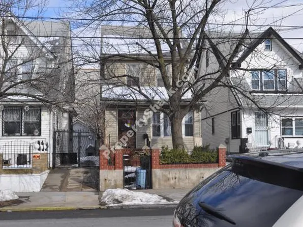 9011 175th St, Jamaica, NY 11432