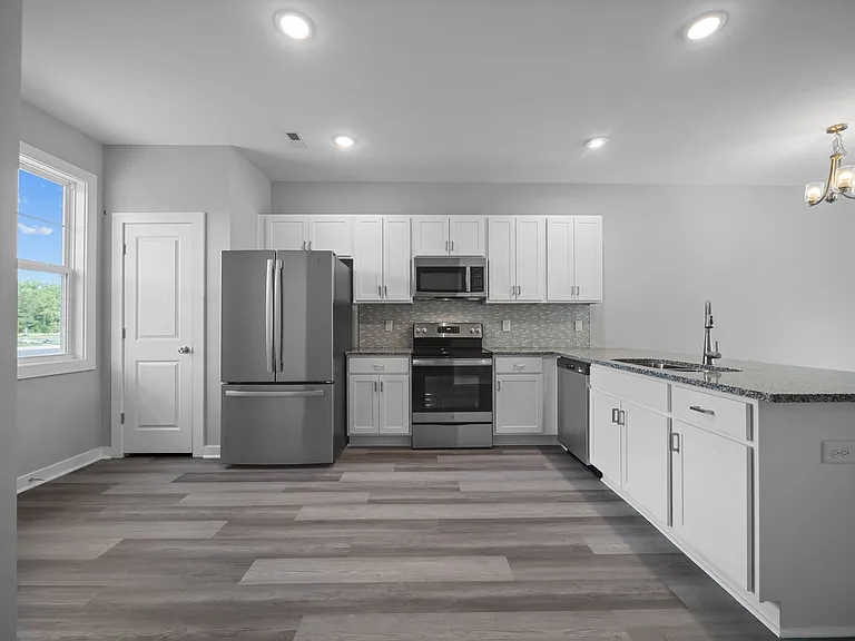 302 Starfish Ln — Photo 2