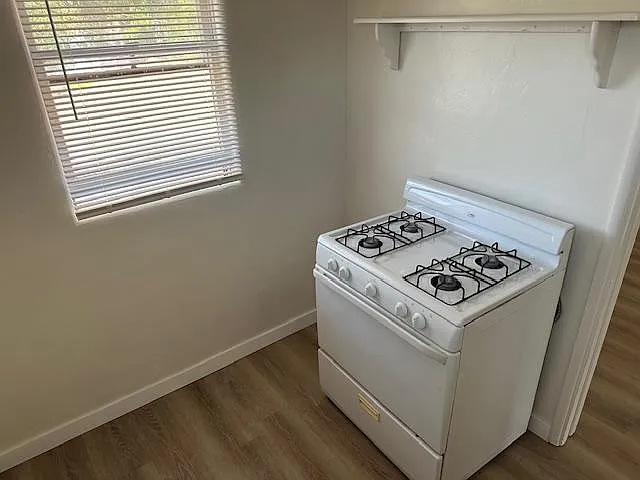 1098 E Orange Grove Blvd — Photo 9