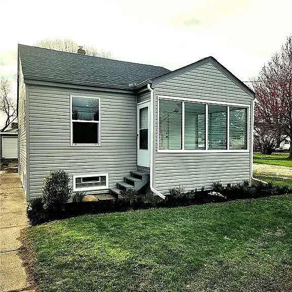1310 Leavitt Rd — Photo 1