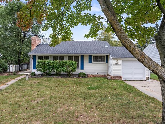 2nd image of 1513 Durand Ct SE