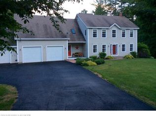 9 Beverly Ln, Gorham, ME 04038