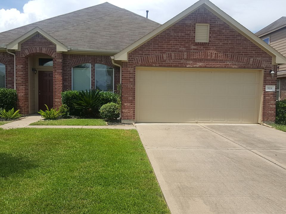 1st image of 918 Hannah Falls Ln