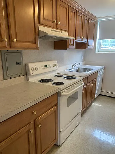1 bed, 1.0 bath, $1,975 — Photo 2