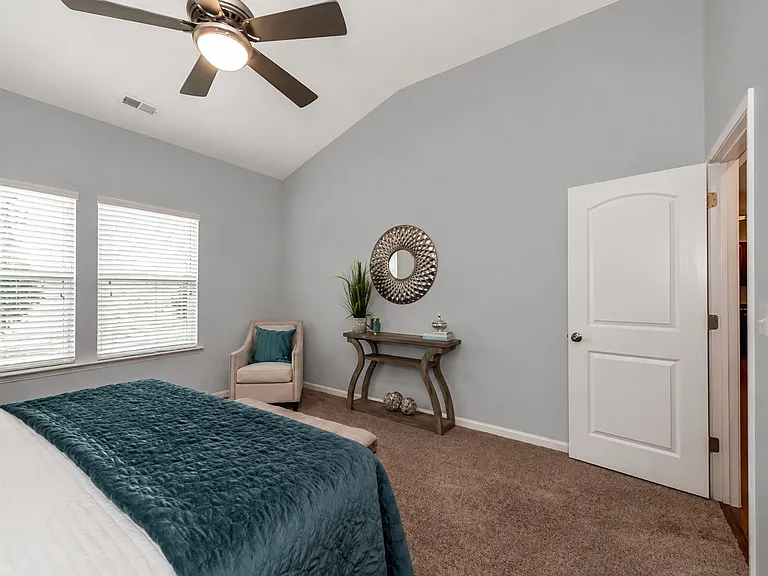 1015 Albany Park Dr — Photo 18