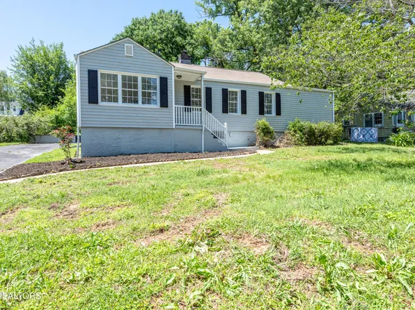 1603 Cherry Dr, Maryville, TN 37804