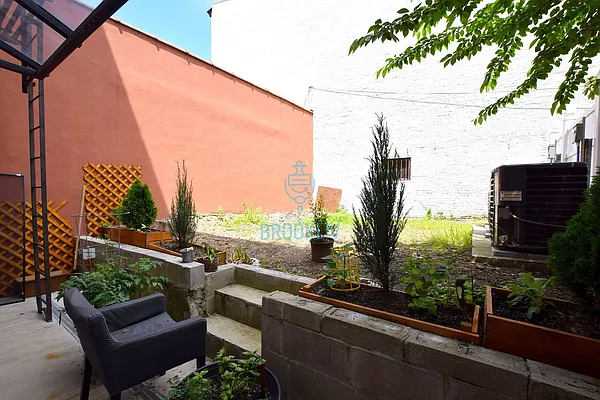 Rented by null | media 59