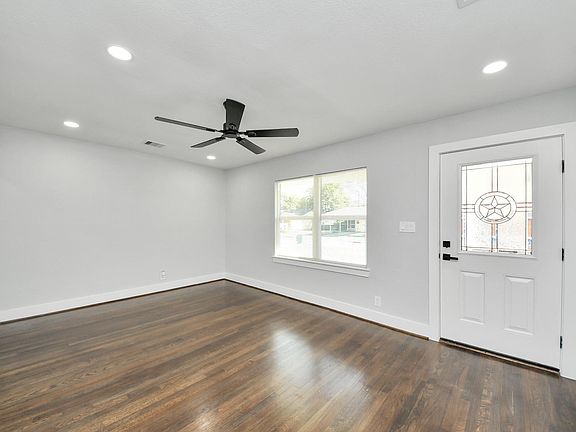 3rd image of 3219 Suiter Way