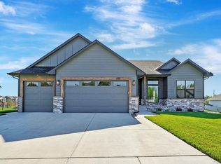 230 S Wellcrest Cir, Goddard, KS 67052