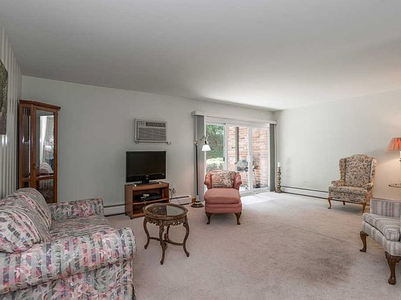 3rd image of 3915 Saratoga Ave APT 110
