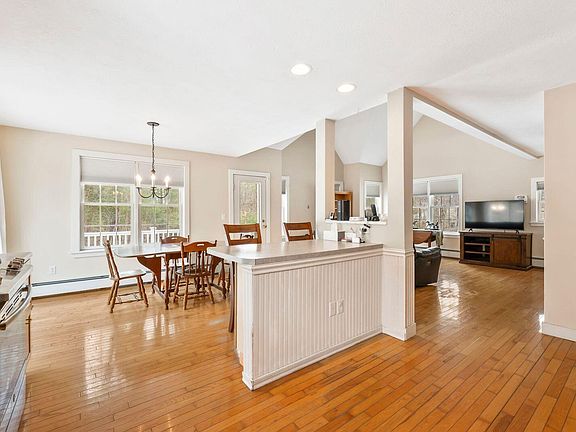 5th image of 33 Green Ridge Drive