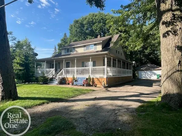 33850 Schneider Rd, Chesterfield, MI 48047