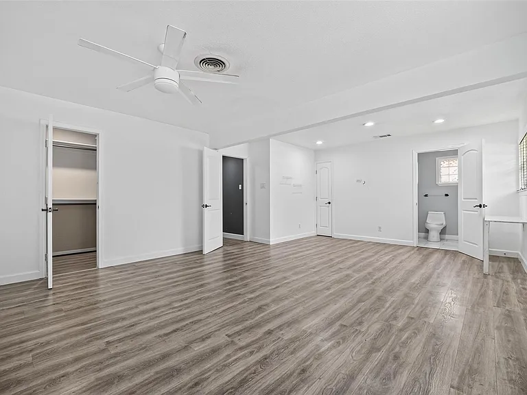 7713 Yoe St — Photo 35