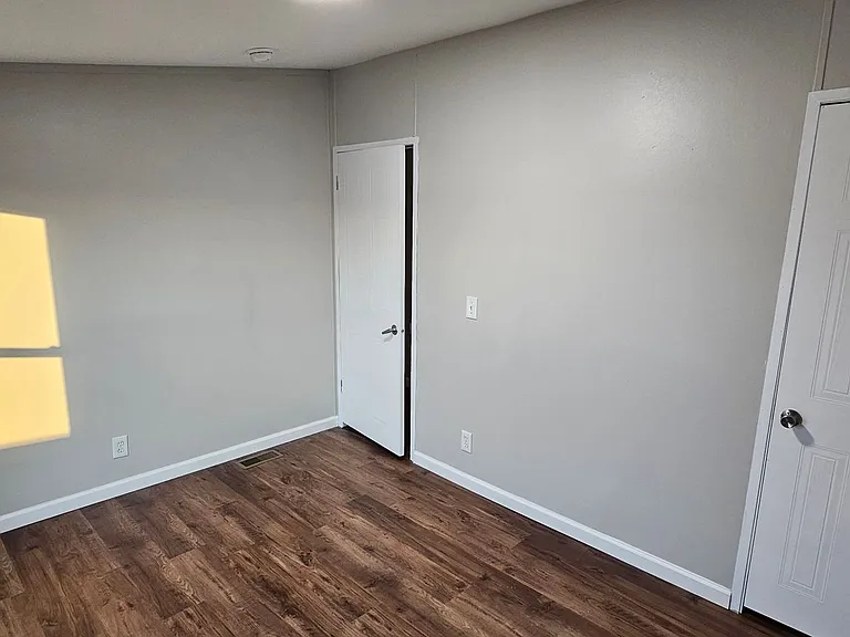 114 Pittman Rd — Photo 14