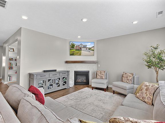 4th image of 16411 Sedalia Dr