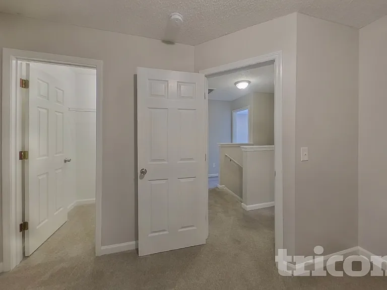76 Springway Dr — Photo 11