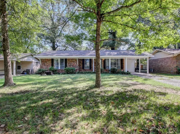 1005 Towering Oaks Dr, Jacksonville, AR 72076