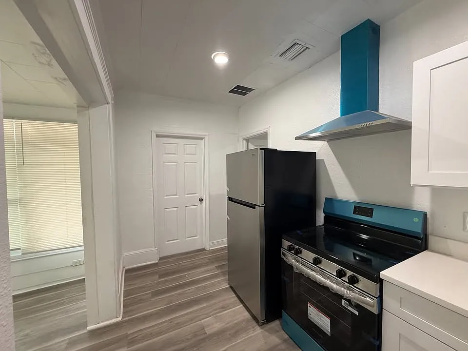 2 bed, 900 sqft, $1,375 — Photo 4