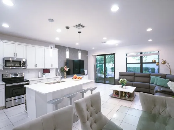 10111 Akenside Dr, Boca Raton, FL 33428