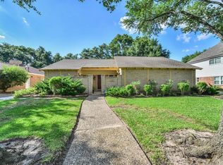 11402 Olympia Dr, Houston, TX 77077