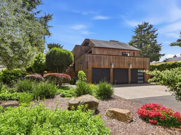 328 Cliff Dr, Aptos, CA 95003