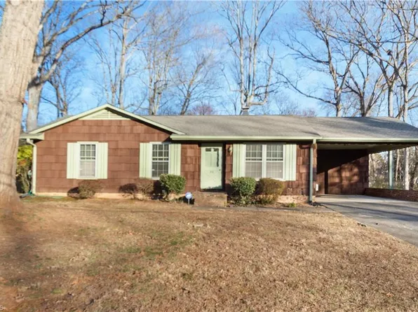 308 Wake Dr, Winston Salem, NC 27106
