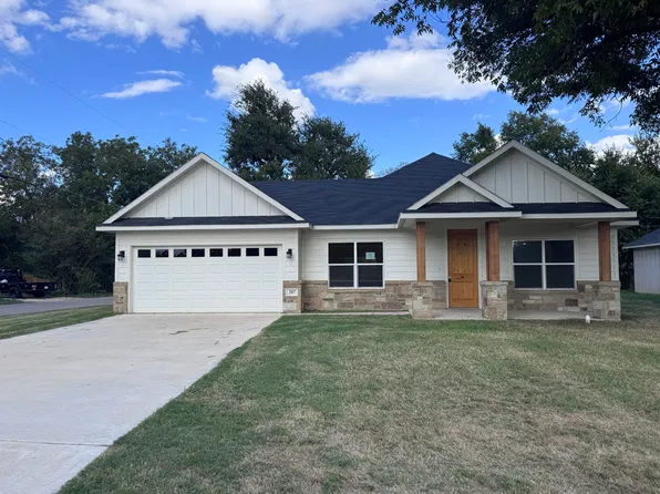 207 S Washington St, Cleburne, TX 76031