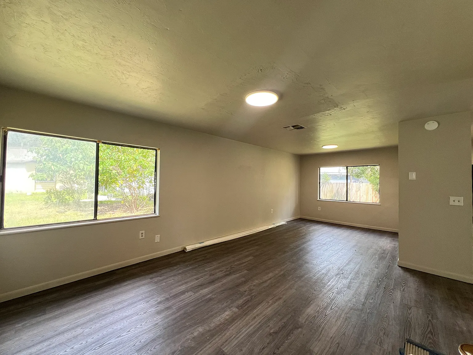 3 bed, 1098 sqft, $1,500 — Photo 3