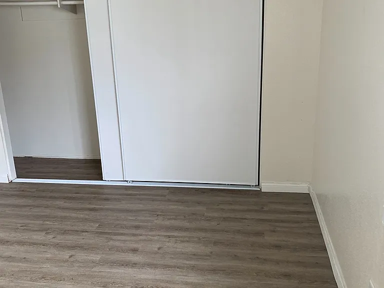 2100 W Devonshire Ave #4 — Photo 5