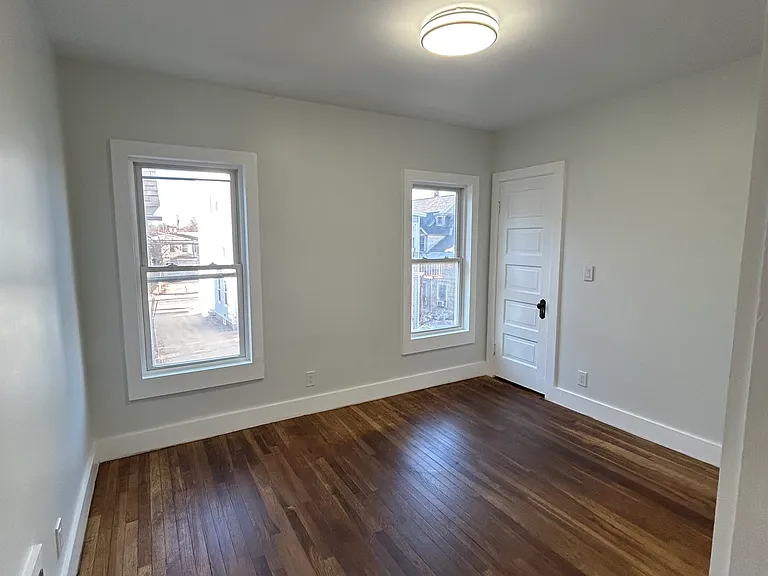 6 Holmes St #2 — Photo 7