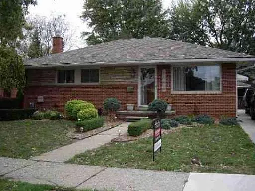 24915 Beck Ave photo 1