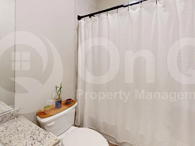 904 Emerson Dr — Photo 16