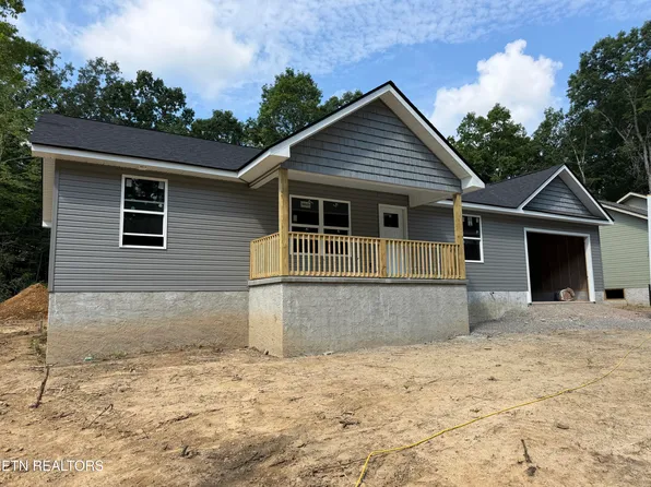 922 Kemah Ln, Crossville, TN 38572