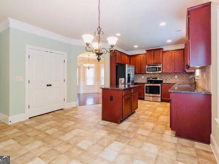 75 Village Park Dr — Photo 7