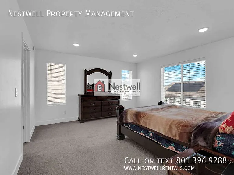563 E Alma Mater Ave — Photo 14