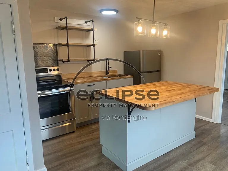 202 N Main St #3 — Photo 6