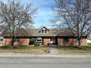 2004 N Lynn St, Nevada, MO 64772