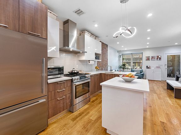 5th image of 139 W 126th St
