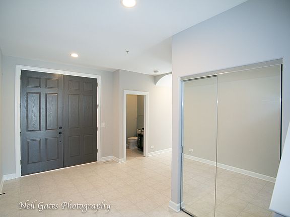 3rd image of 9215 Nagle Ave
