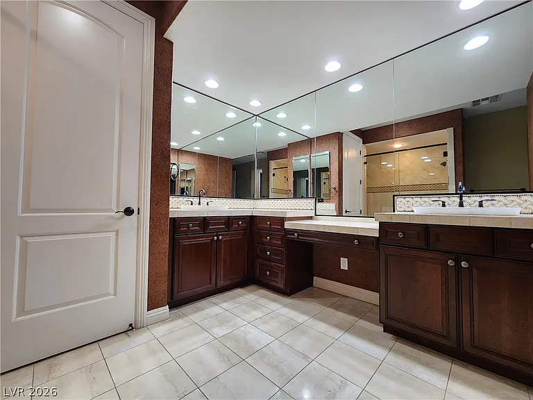 2713 Cyrano St — Photo 48